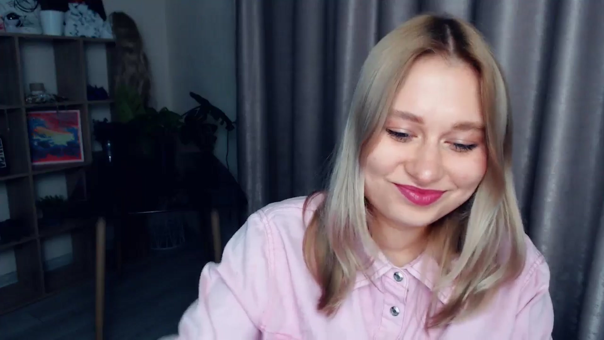 Gallery image thumbnail from Kukla_kolduna's myfreecams stream on, 12/20/2025, 17:29 image 6 of 20