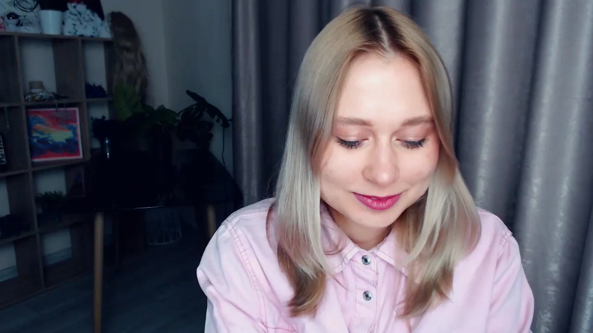 Gallery image thumbnail from Kukla_kolduna's myfreecams stream on, 12/20/2025, 17:29 image 5 of 20