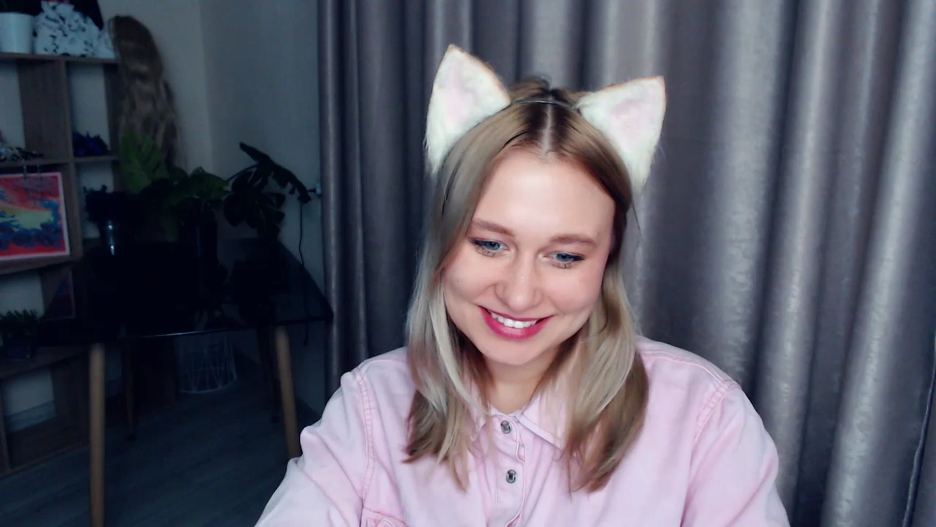 Gallery image thumbnail from Kukla_kolduna's myfreecams stream on, 12/20/2025, 19:09 image 17 of 20