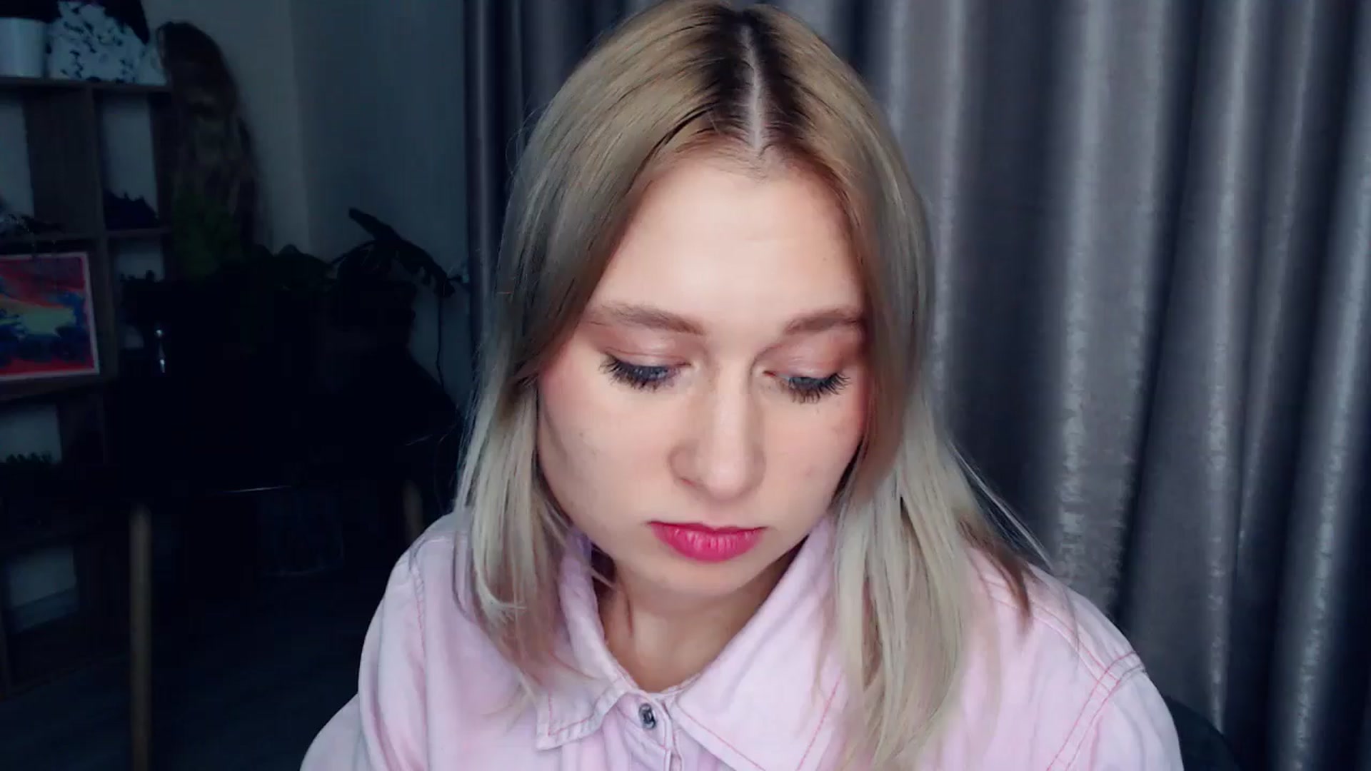 Gallery image thumbnail from Kukla_kolduna's myfreecams stream on, 12/20/2025, 19:09 image 13 of 20