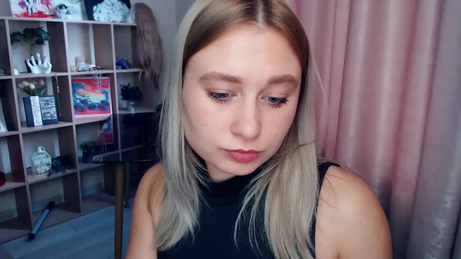 Gallery image thumbnail from Kukla_kolduna's myfreecams stream on, 12/21/2025, 09:15 image 17 of 20