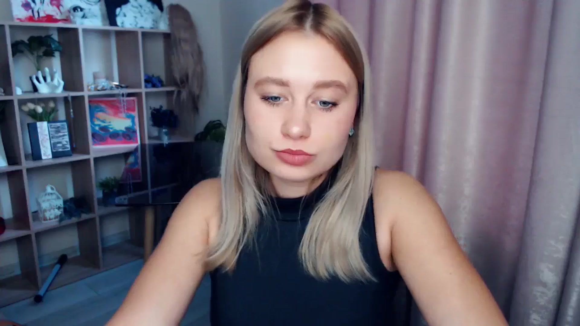 Gallery image thumbnail from Kukla_kolduna's myfreecams stream on, 12/21/2025, 09:15 image 6 of 20