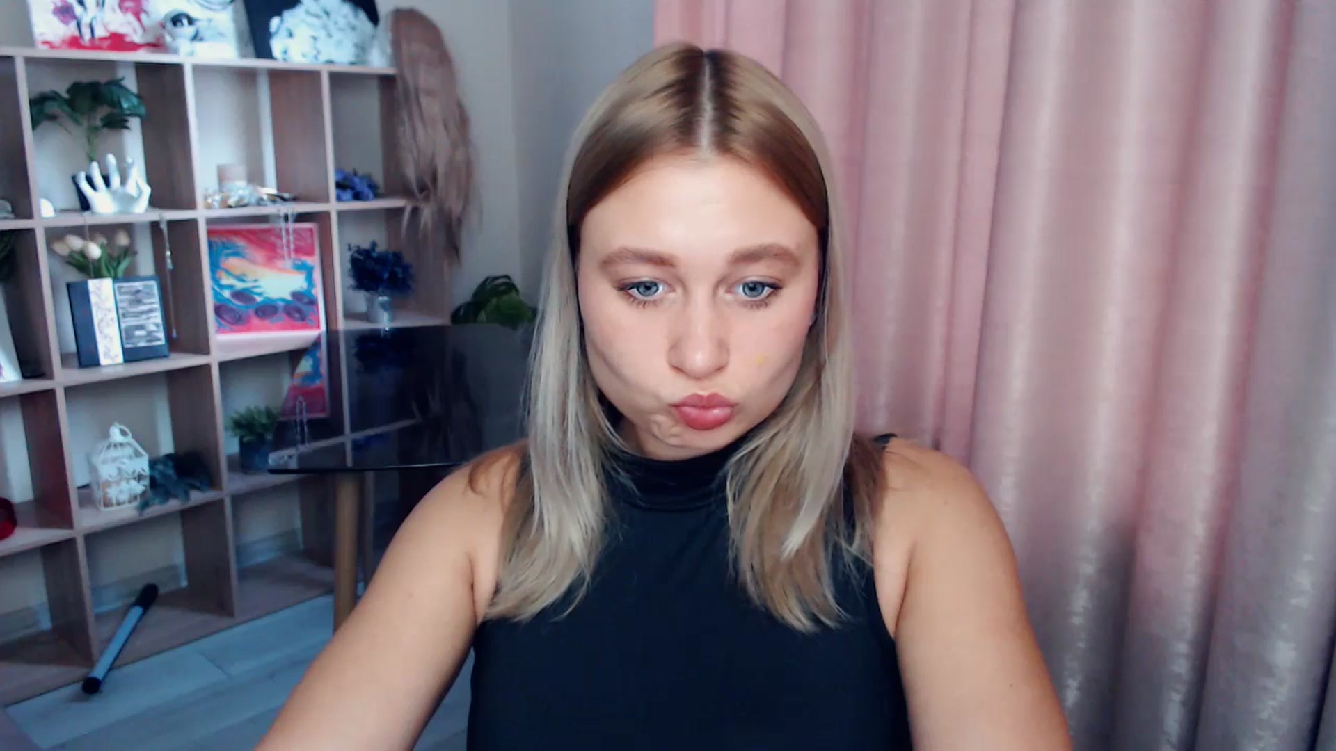 Gallery image thumbnail from Kukla_kolduna's myfreecams stream on, 12/21/2025, 09:15 image 16 of 20