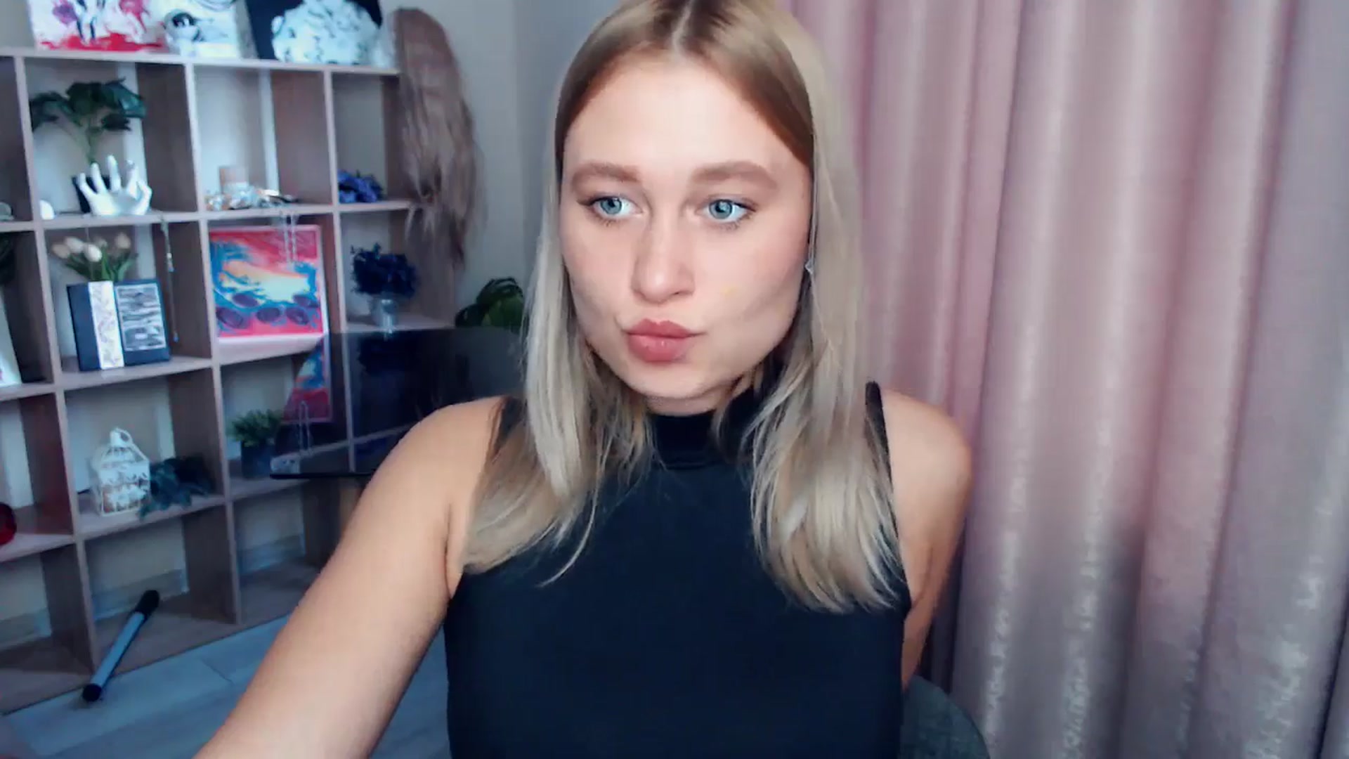 Gallery image thumbnail from Kukla_kolduna's myfreecams stream on, 12/21/2025, 09:15 image 20 of 20