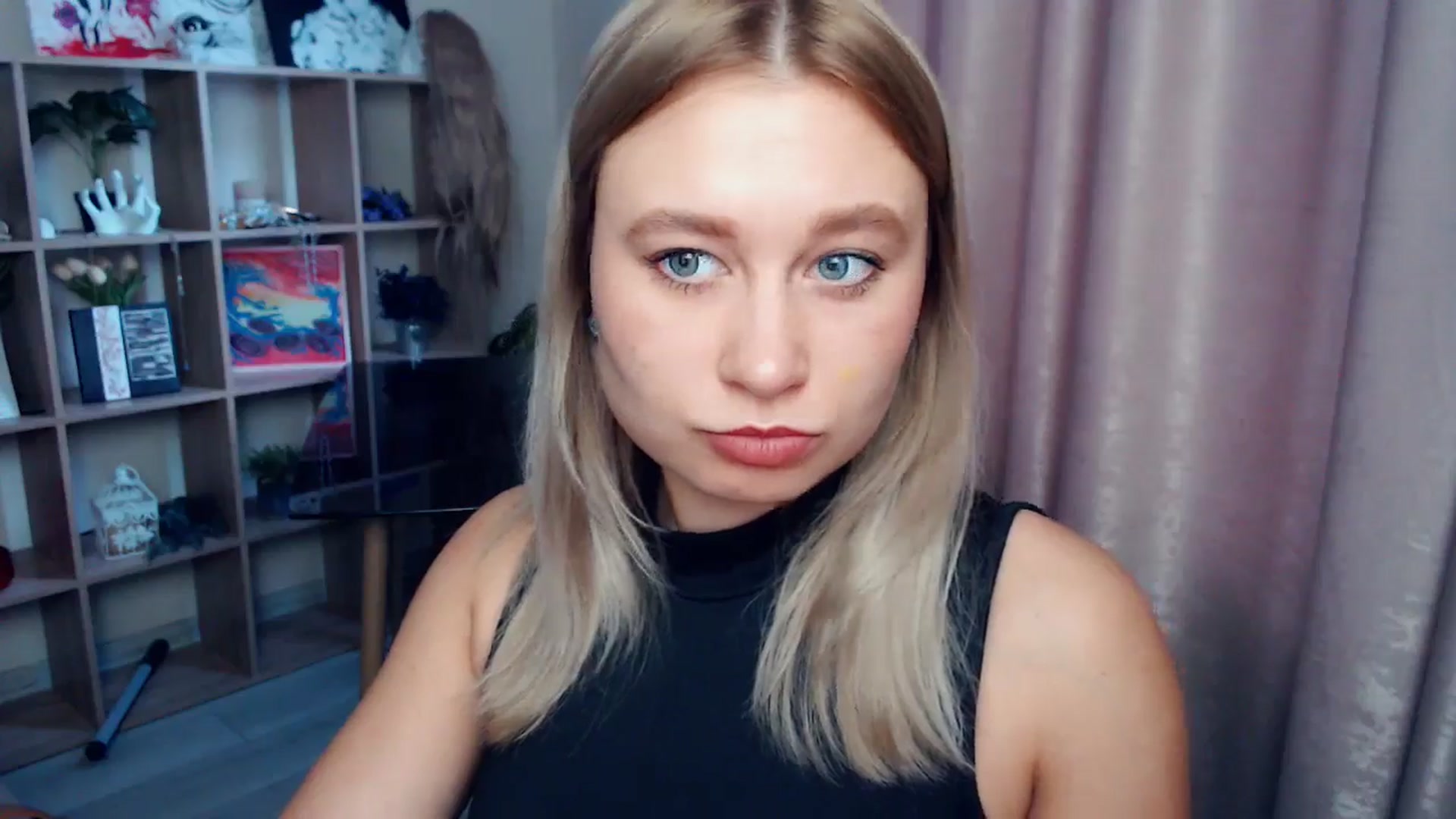 Gallery image thumbnail from Kukla_kolduna's myfreecams stream on, 12/21/2025, 09:15 image 4 of 20