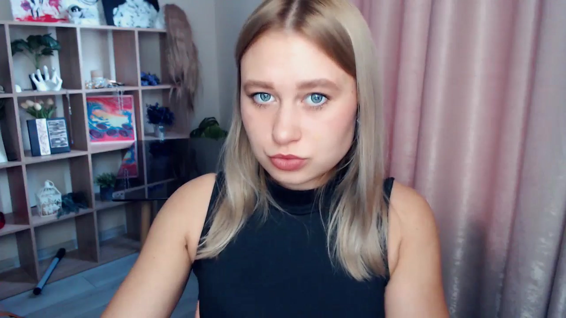 Gallery image thumbnail from Kukla_kolduna's myfreecams stream on, 12/21/2025, 09:15 image 7 of 20