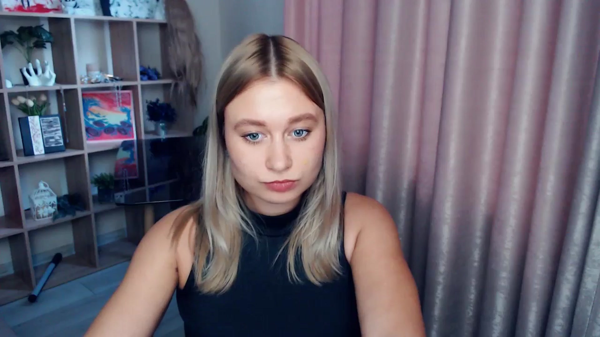 Gallery image thumbnail from Kukla_kolduna's myfreecams stream on, 12/21/2025, 11:34 image 7 of 20