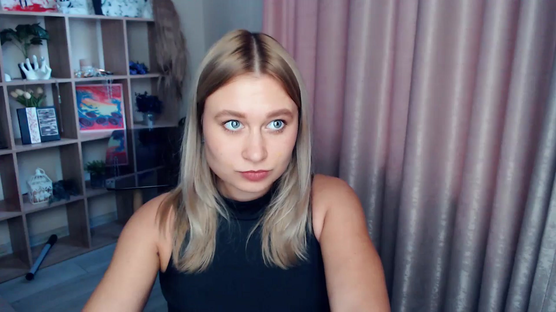 Gallery image thumbnail from Kukla_kolduna's myfreecams stream on, 12/21/2025, 11:34 image 6 of 20