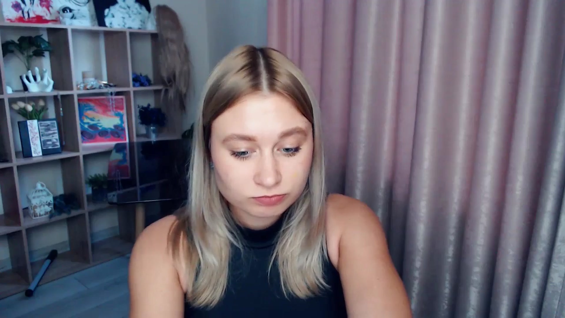 Gallery image thumbnail from Kukla_kolduna's myfreecams stream on, 12/21/2025, 11:34 image 5 of 20