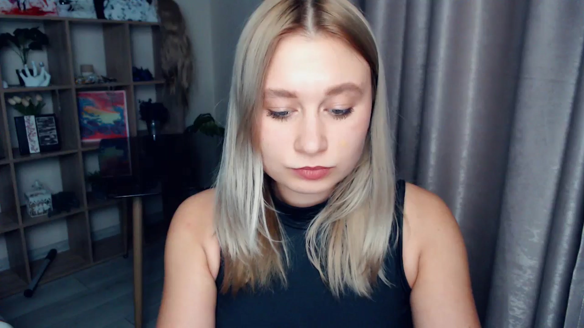 Gallery image thumbnail from Kukla_kolduna's myfreecams stream on, 12/21/2025, 17:35 image 9 of 20