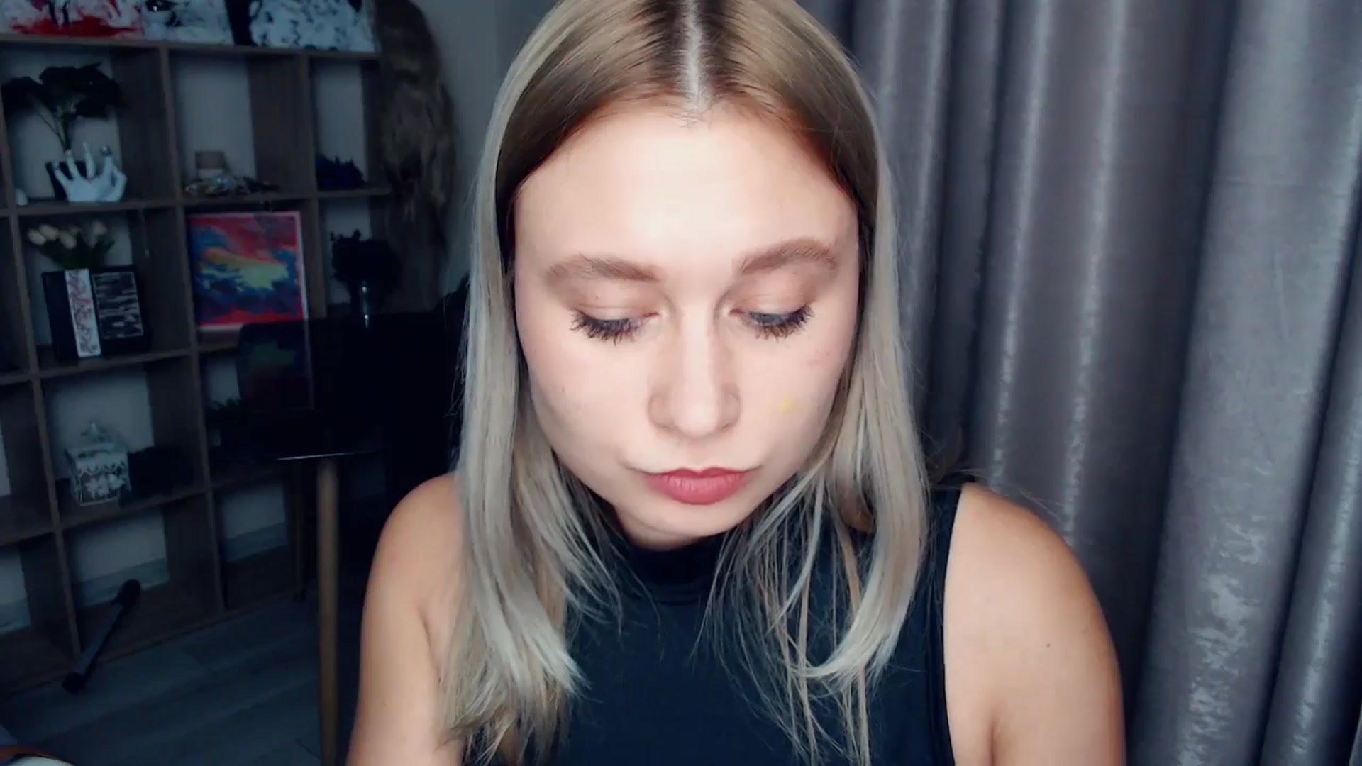 Gallery image thumbnail from Kukla_kolduna's myfreecams stream on, 12/21/2025, 17:35 image 20 of 20