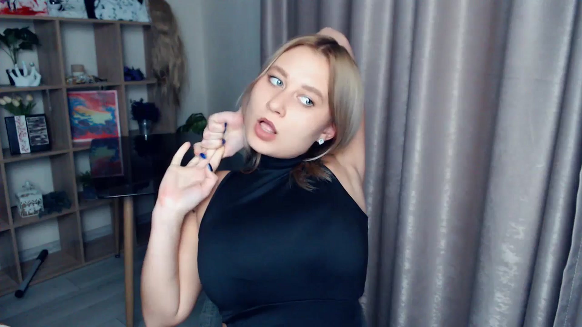 Gallery image thumbnail from Kukla_kolduna's myfreecams stream on, 12/21/2025, 18:28 image 9 of 20