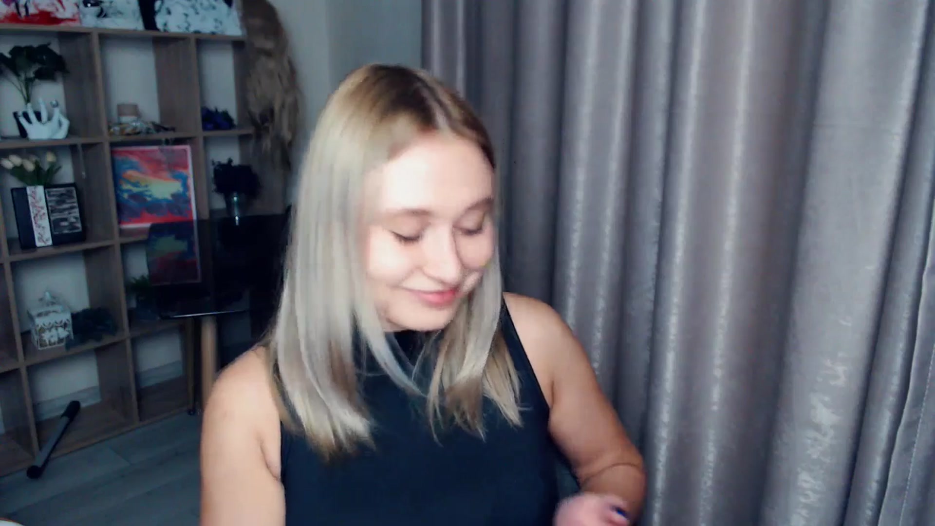 Gallery image thumbnail from Kukla_kolduna's myfreecams stream on, 12/21/2025, 18:28 image 19 of 20