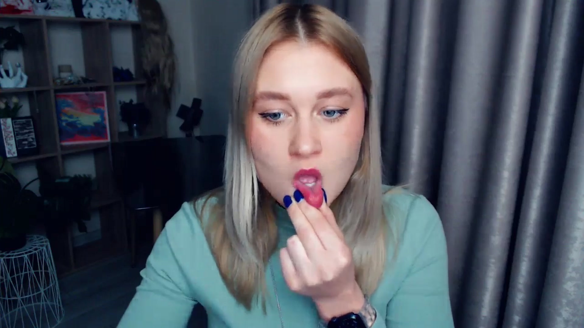 Gallery image thumbnail from Kukla_kolduna's myfreecams stream on, 12/24/2025, 19:09 image 10 of 20
