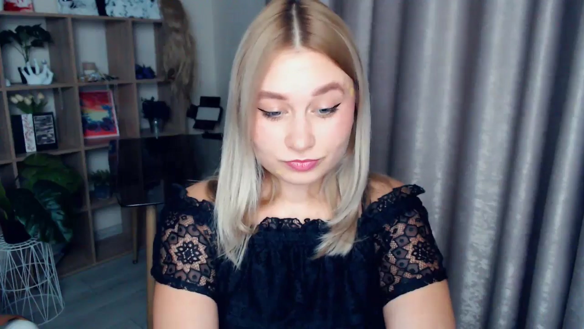 Gallery image thumbnail from Kukla_kolduna's myfreecams stream on, 12/25/2025, 16:43 image 18 of 20