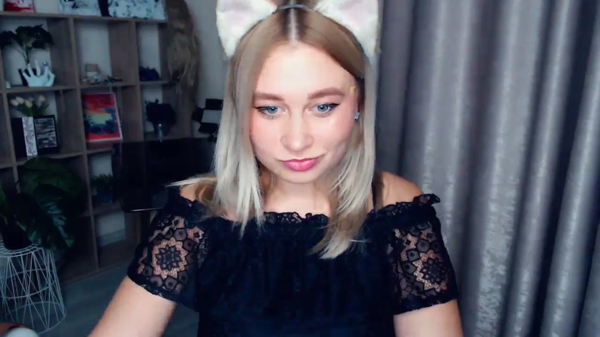 Gallery image thumbnail from Kukla_kolduna's myfreecams stream on, 12/25/2025, 16:43 image 16 of 20
