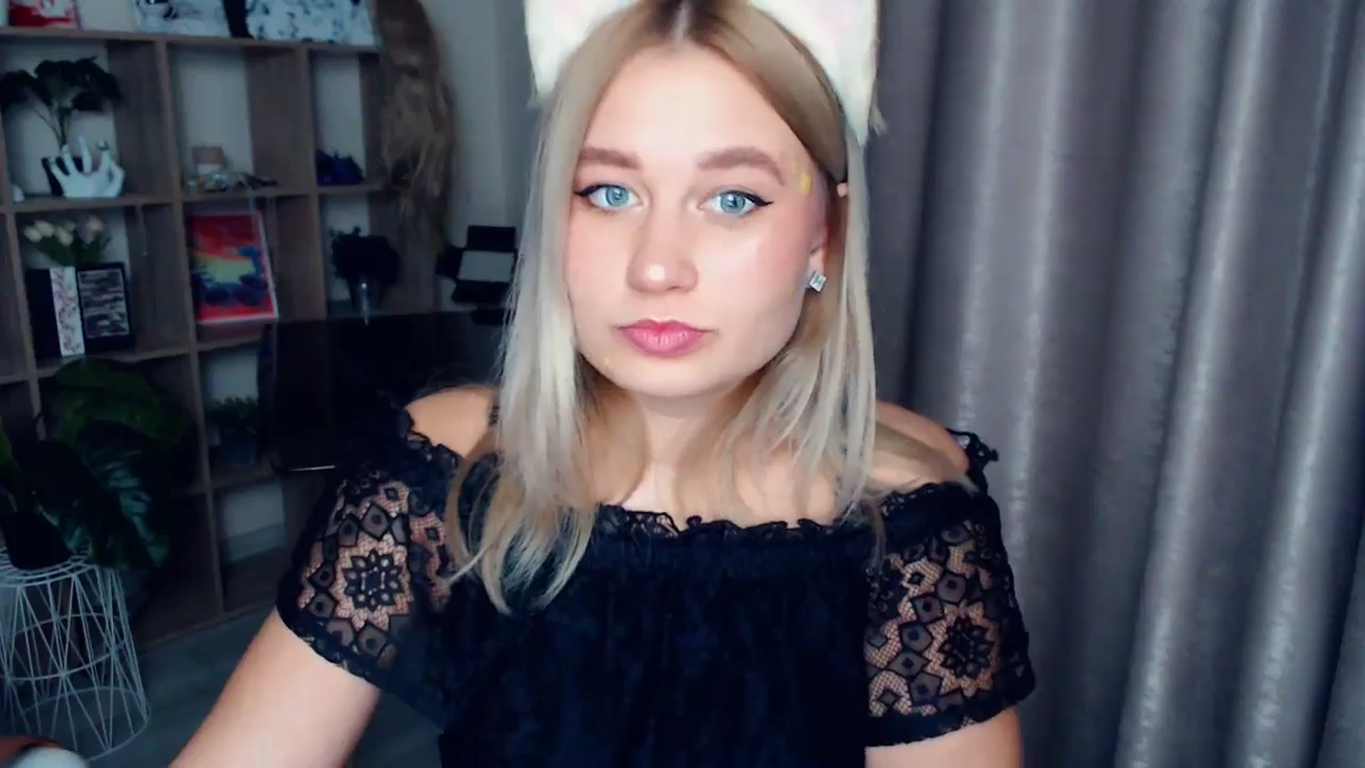 Gallery image thumbnail from Kukla_kolduna's myfreecams stream on, 12/25/2025, 16:43 image 6 of 20