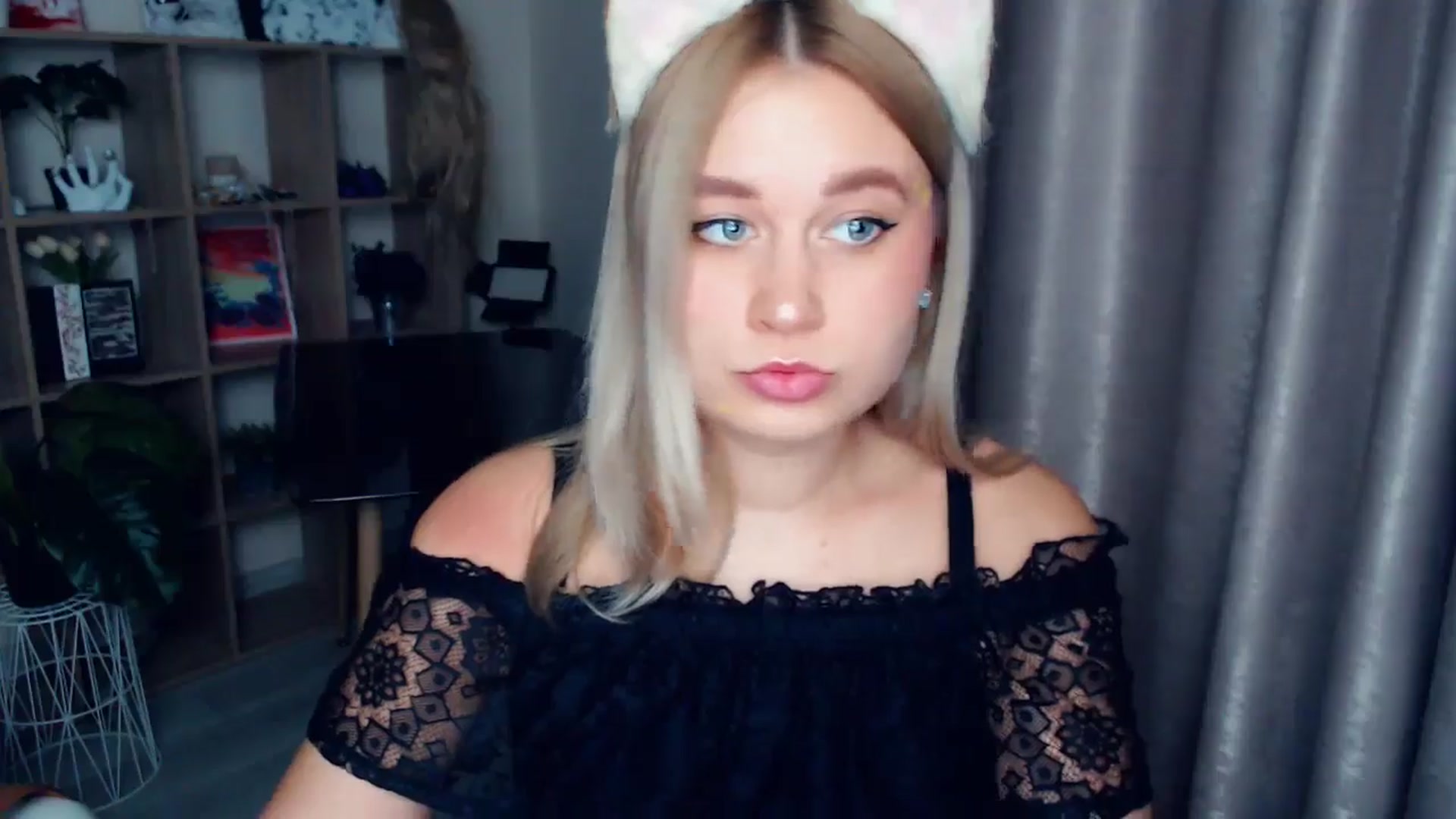Gallery image thumbnail from Kukla_kolduna's myfreecams stream on, 12/25/2025, 16:43 image 8 of 20