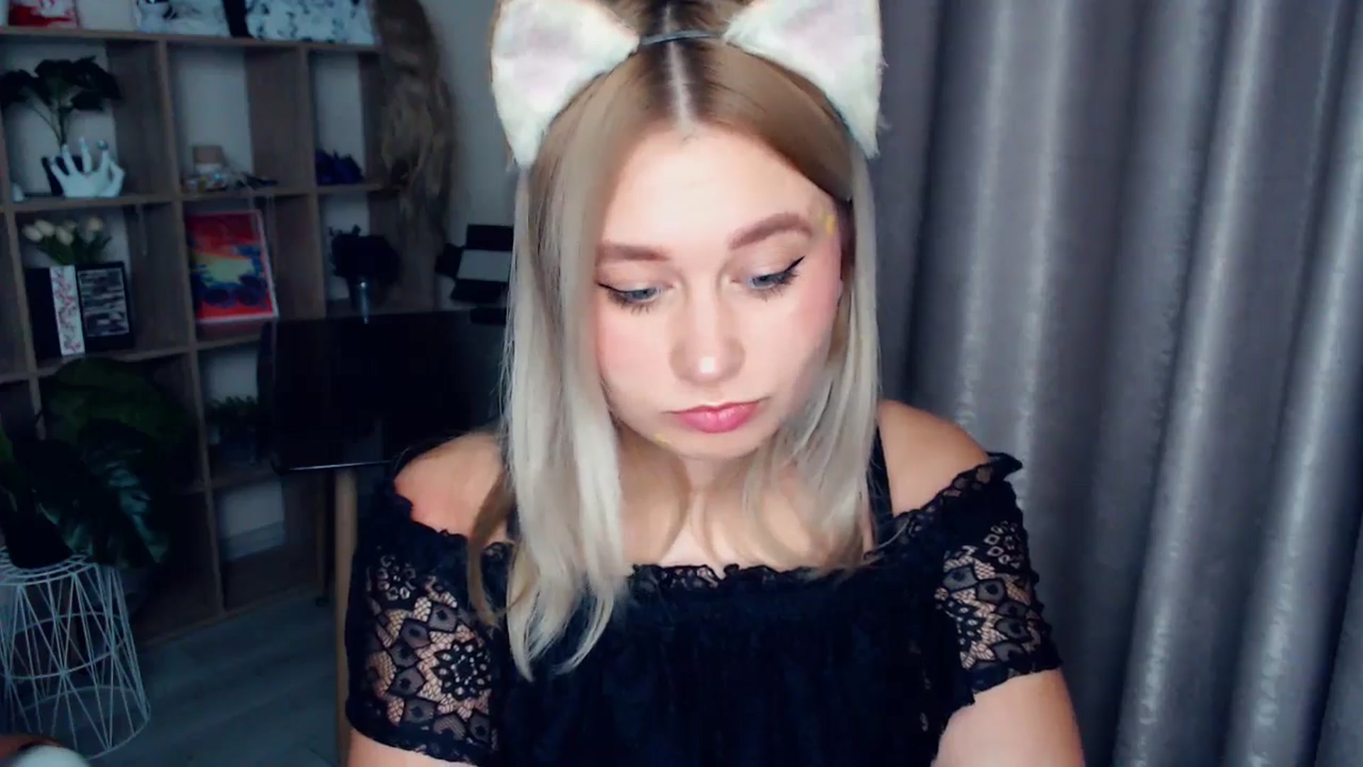 Gallery image thumbnail from Kukla_kolduna's myfreecams stream on, 12/25/2025, 16:43 image 7 of 20