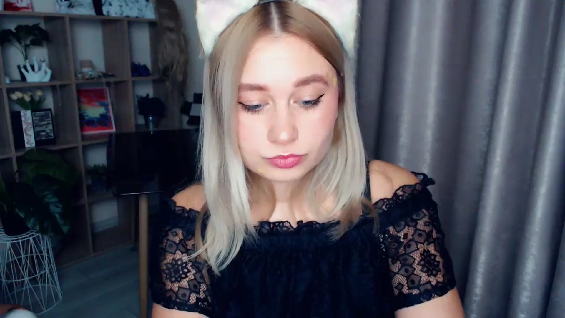 Gallery image thumbnail from Kukla_kolduna's myfreecams stream on, 12/25/2025, 16:43 image 5 of 20