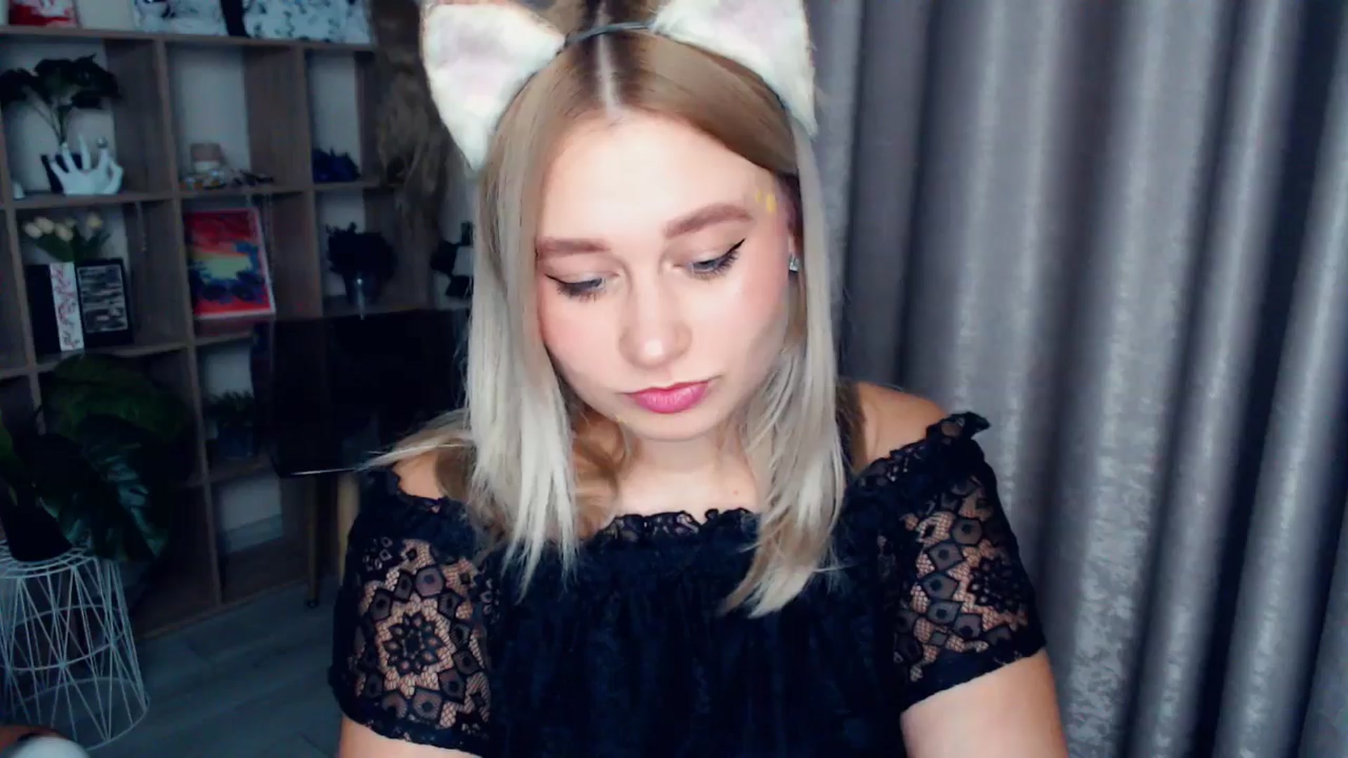 Gallery image thumbnail from Kukla_kolduna's myfreecams stream on, 12/25/2025, 16:43 image 17 of 20