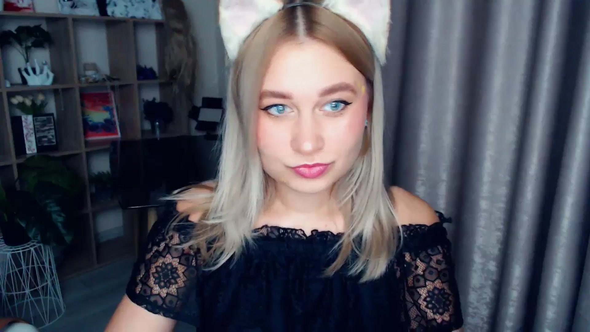 Gallery image thumbnail from Kukla_kolduna's myfreecams stream on, 12/25/2025, 16:43 image 14 of 20