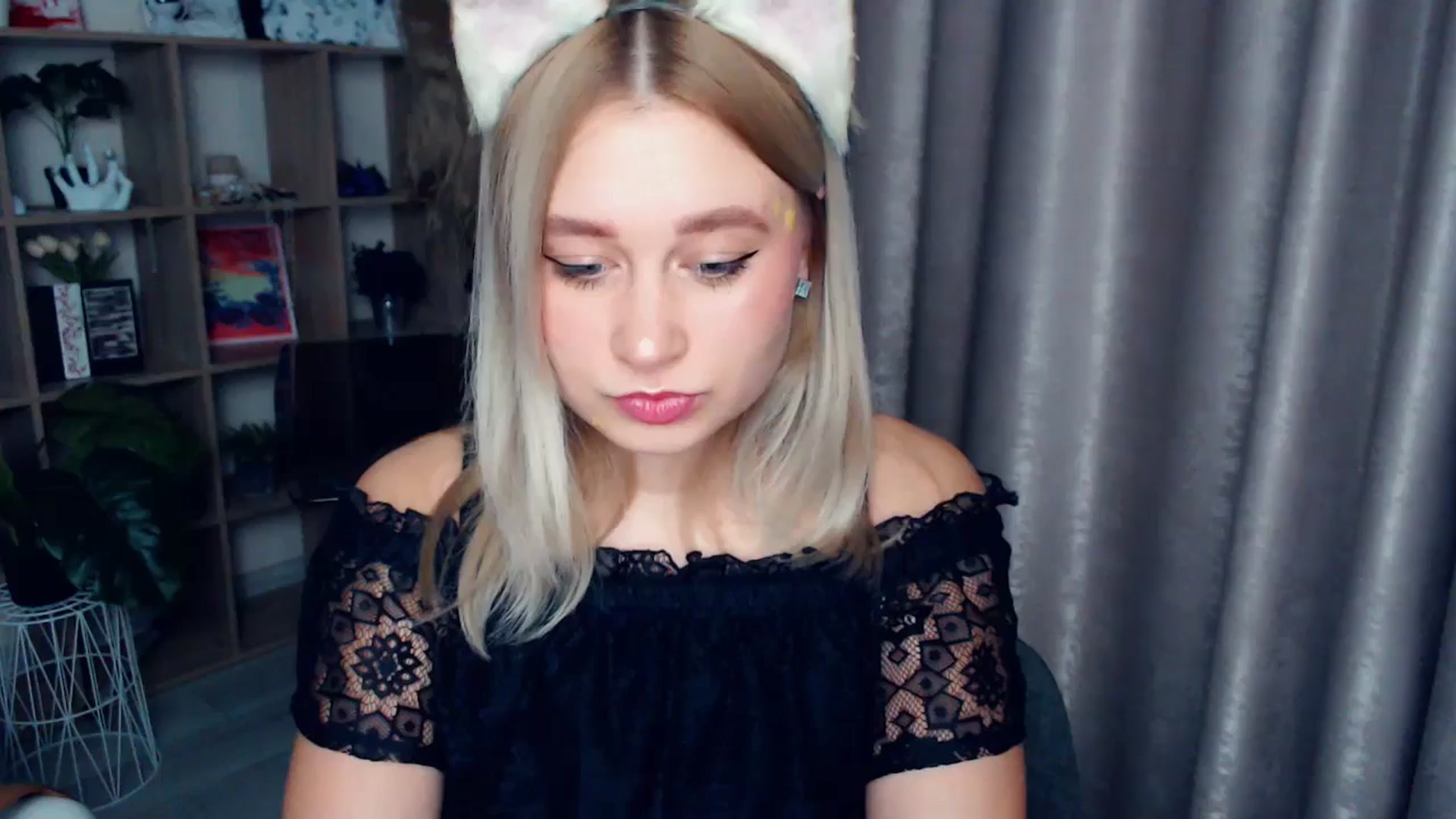 Gallery image thumbnail from Kukla_kolduna's myfreecams stream on, 12/25/2025, 16:43 image 4 of 20