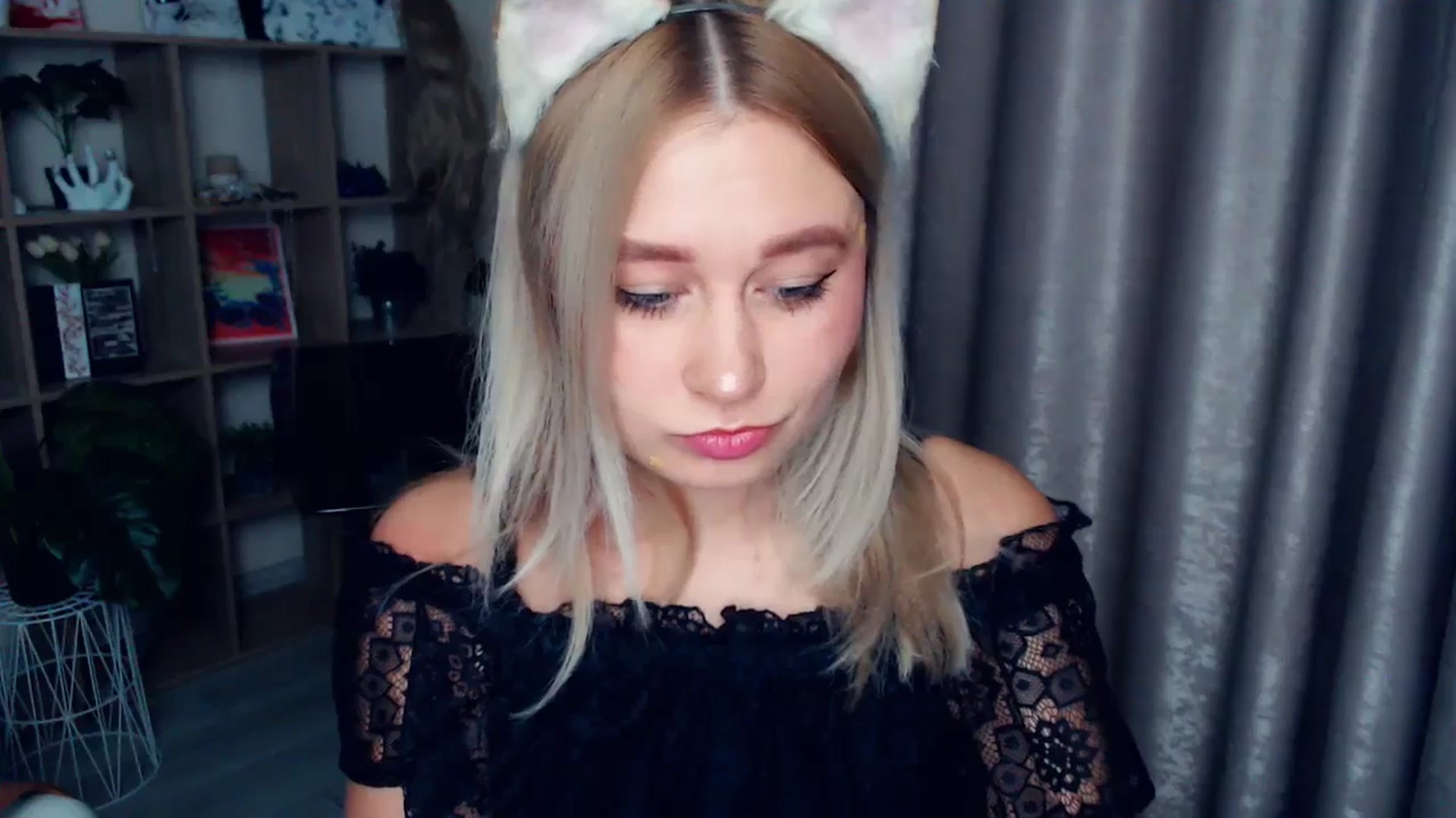 Gallery image thumbnail from Kukla_kolduna's myfreecams stream on, 12/25/2025, 16:43 image 9 of 20