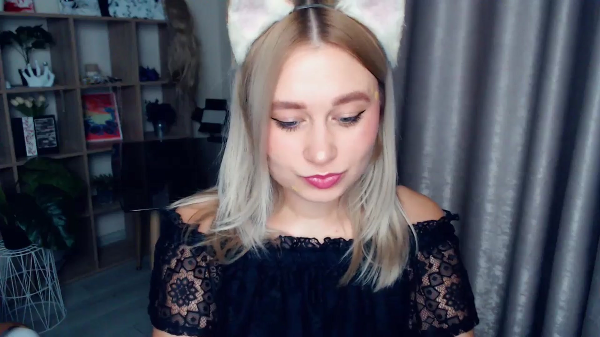Gallery image thumbnail from Kukla_kolduna's myfreecams stream on, 12/25/2025, 16:43 image 13 of 20