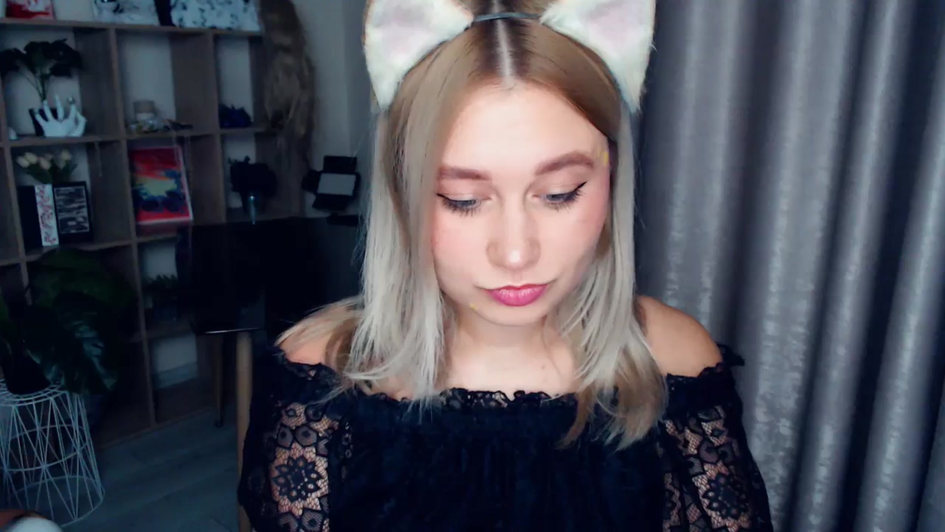 Gallery image thumbnail from Kukla_kolduna's myfreecams stream on, 12/25/2025, 16:43 image 15 of 20