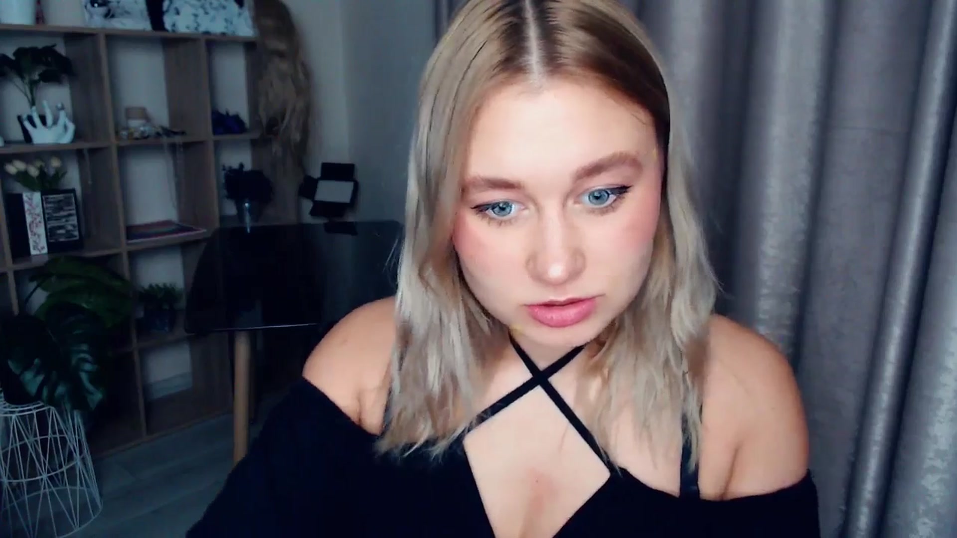 Gallery image thumbnail from Kukla_kolduna's myfreecams stream on, 12/26/2025, 16:36 image 8 of 20
