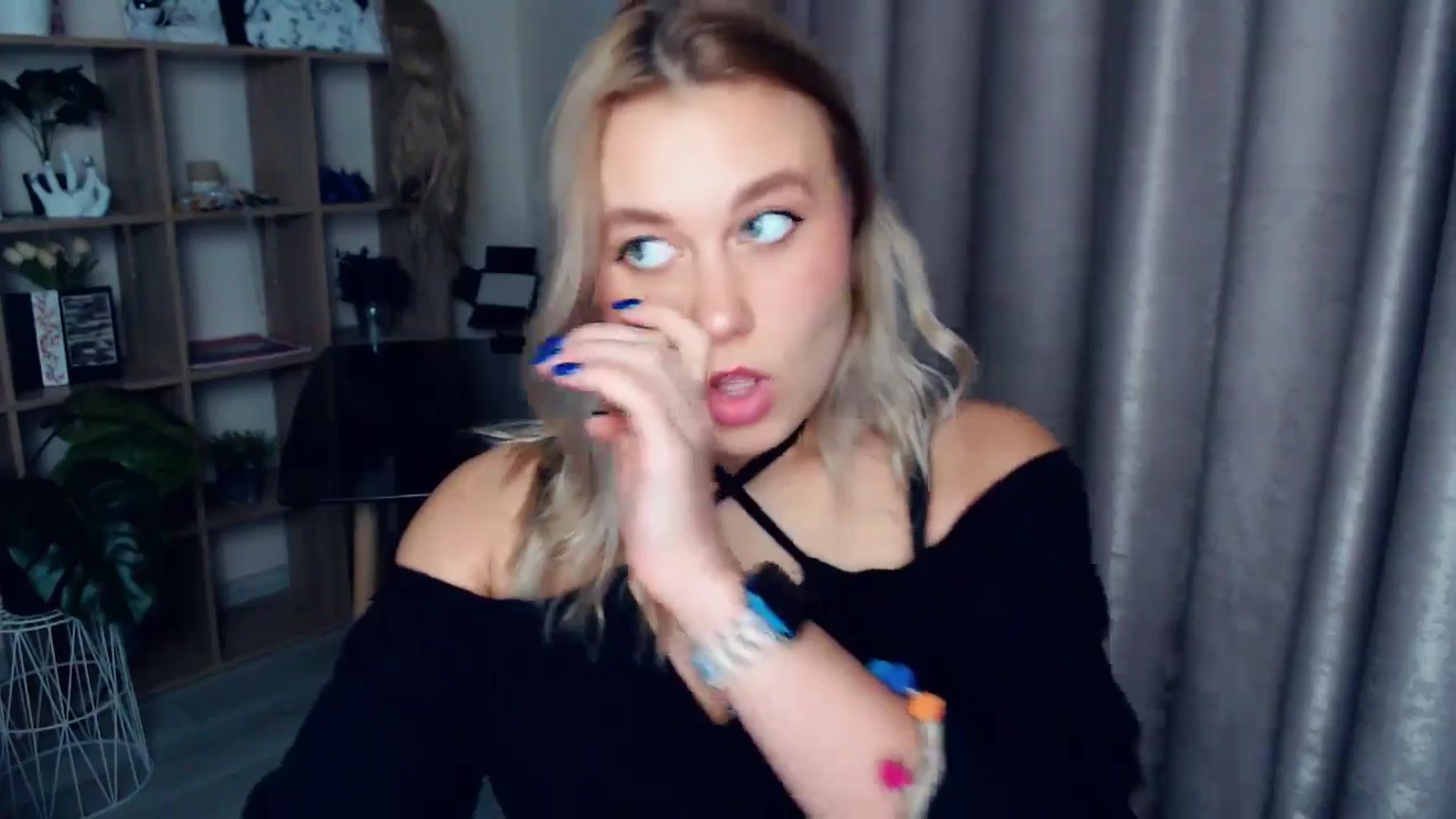 Gallery image thumbnail from Kukla_kolduna's myfreecams stream on, 12/26/2025, 16:36 image 20 of 20