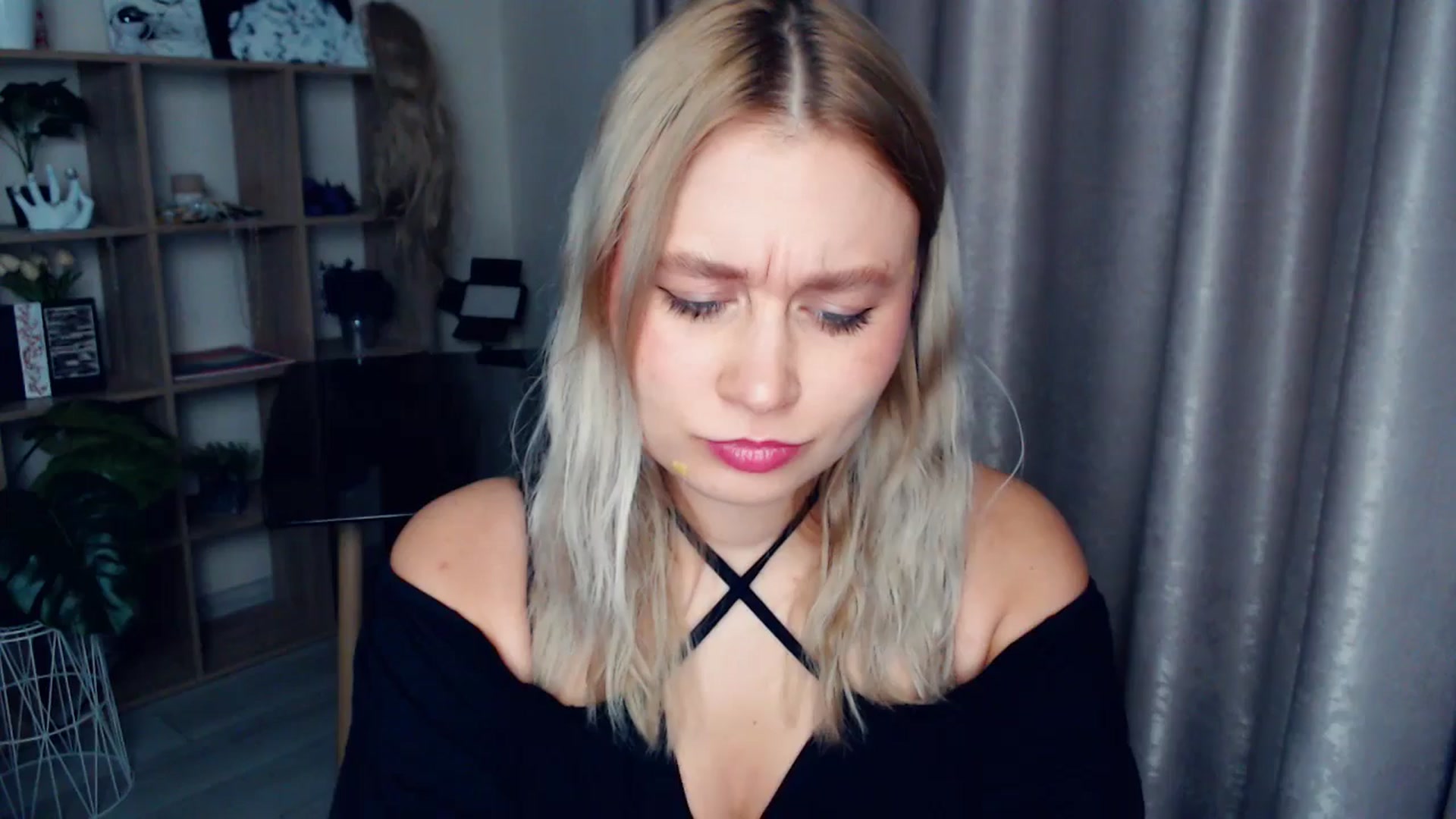 Gallery image thumbnail from Kukla_kolduna's myfreecams stream on, 12/26/2025, 19:01 image 1 of 20