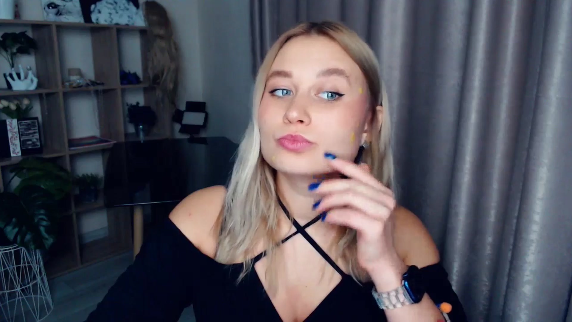 Gallery image thumbnail from Kukla_kolduna's myfreecams stream on, 12/26/2025, 19:01 image 15 of 20