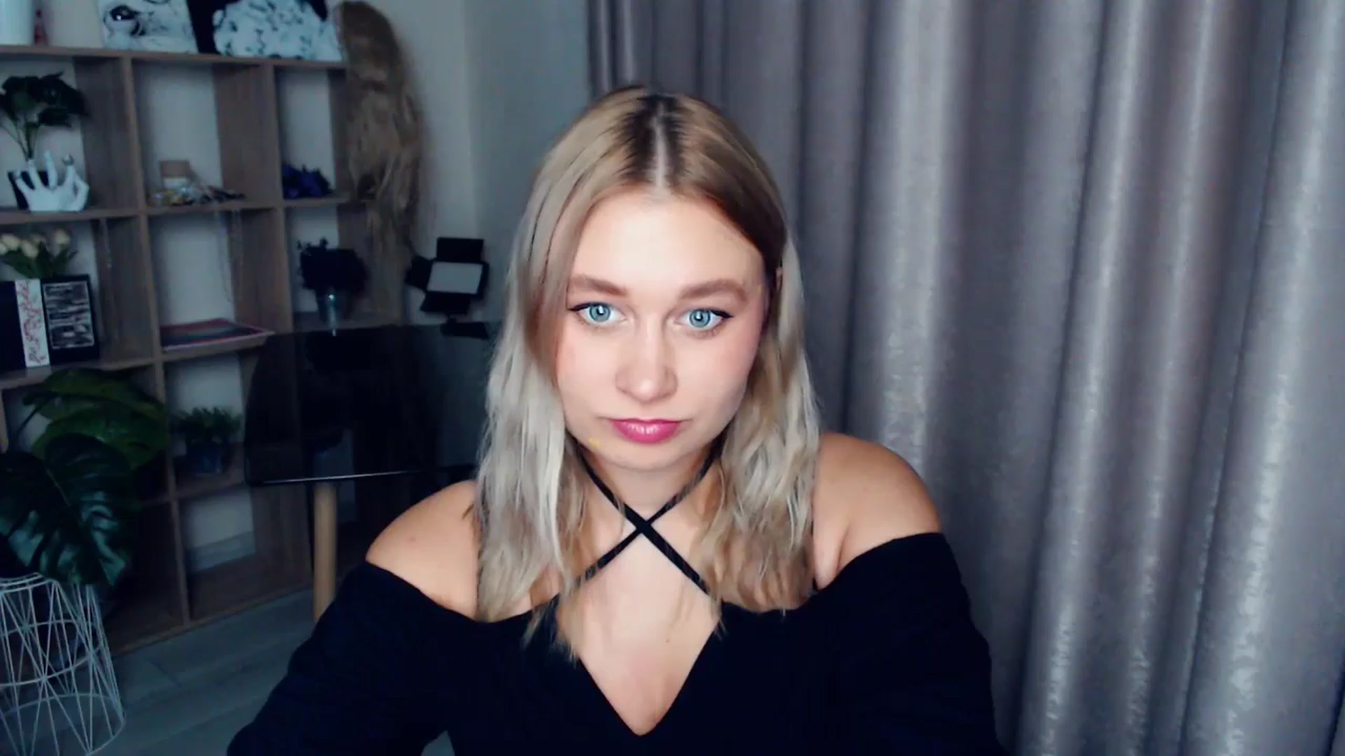 Gallery image thumbnail from Kukla_kolduna's myfreecams stream on, 12/26/2025, 19:01 image 17 of 20