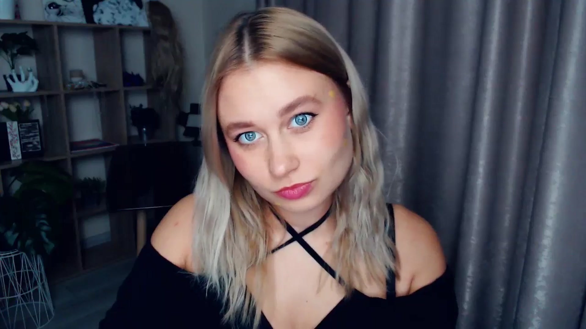 Gallery image thumbnail from Kukla_kolduna's myfreecams stream on, 12/26/2025, 19:01 image 8 of 20