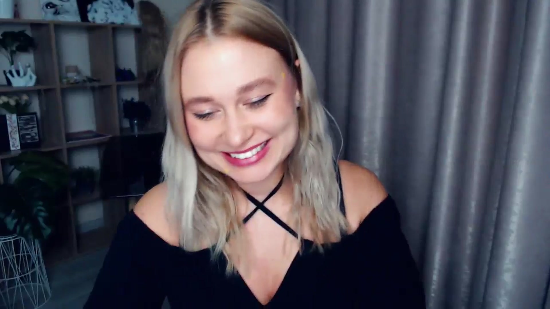 Gallery image thumbnail from Kukla_kolduna's myfreecams stream on, 12/26/2025, 19:01 image 12 of 20