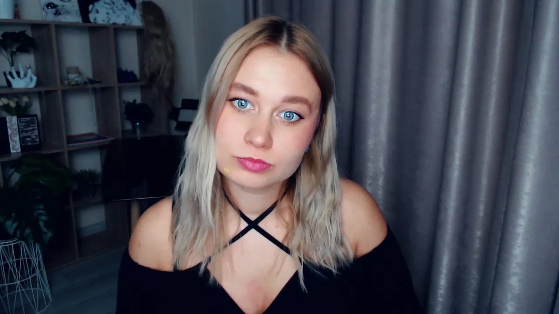 Gallery image thumbnail from Kukla_kolduna's myfreecams stream on, 12/26/2025, 19:01 image 14 of 20