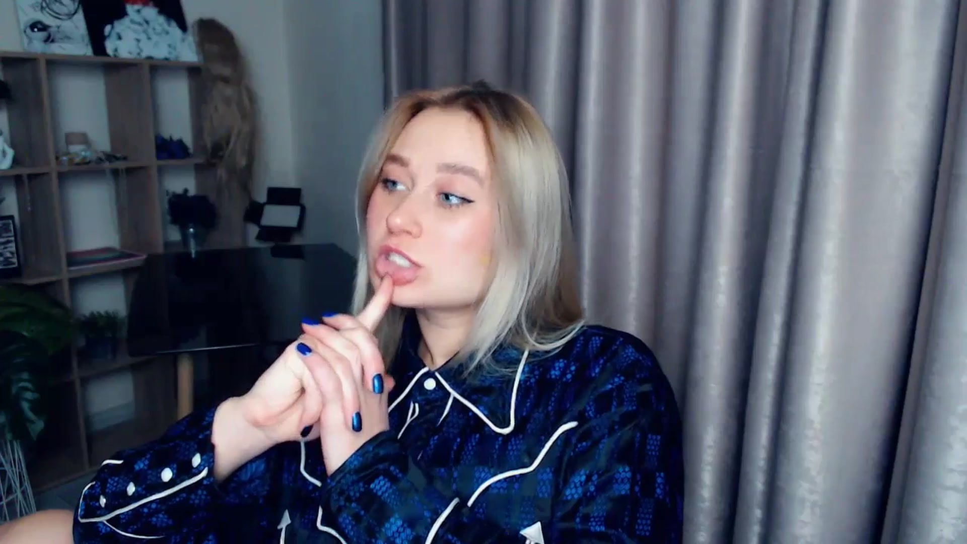 Gallery image thumbnail from Kukla_kolduna's myfreecams stream on, 12/27/2025, 18:37 image 5 of 20