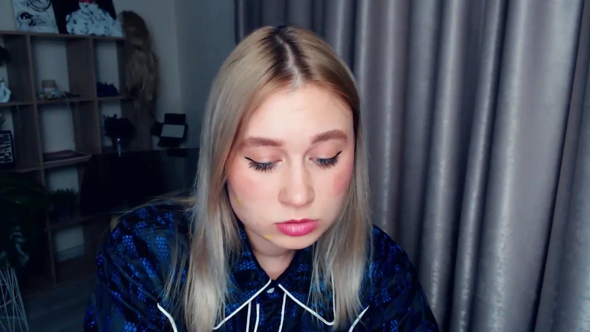 Gallery image thumbnail from Kukla_kolduna's myfreecams stream on, 12/27/2025, 18:37 image 16 of 20