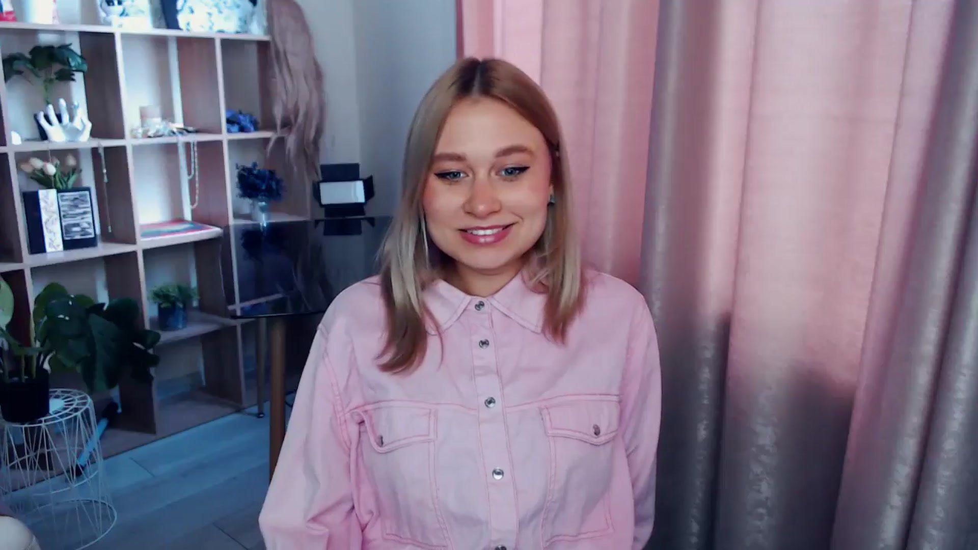 Gallery image thumbnail from Kukla_kolduna's myfreecams stream on, 12/28/2025, 09:14 image 14 of 20