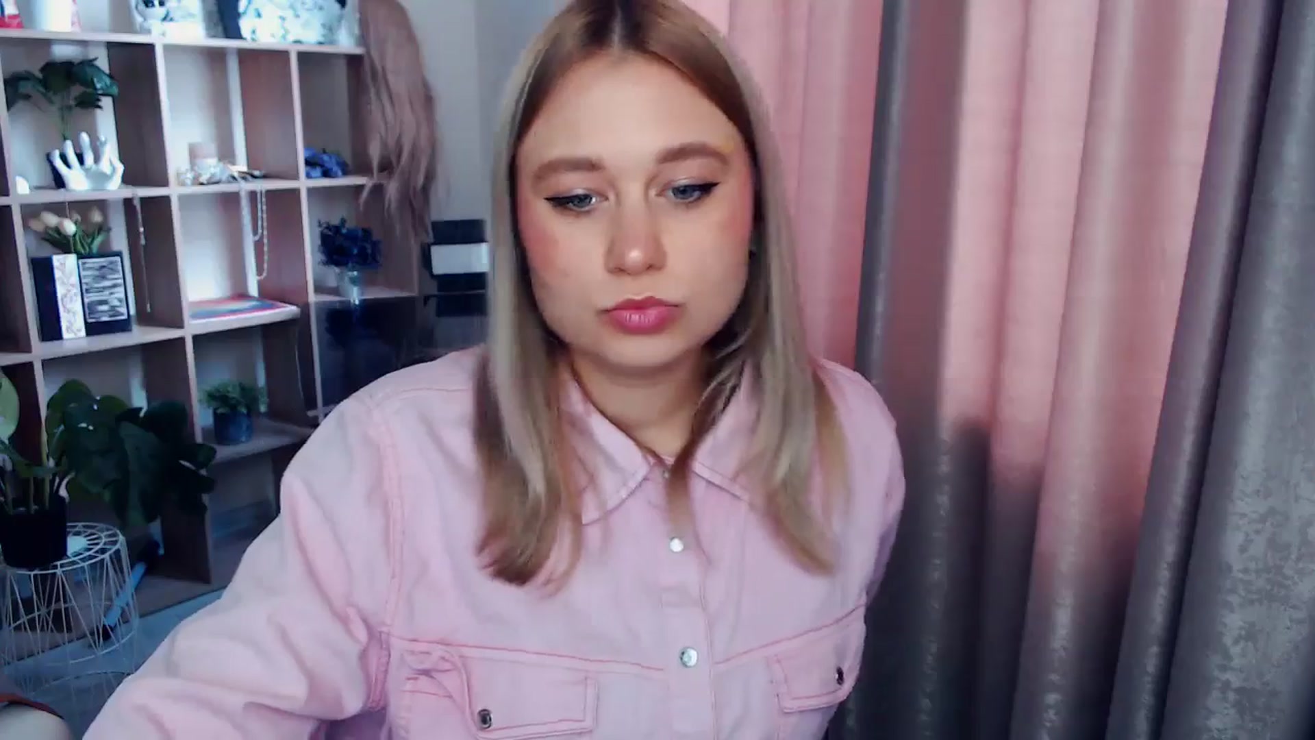Gallery image thumbnail from Kukla_kolduna's myfreecams stream on, 12/28/2025, 09:14 image 10 of 20