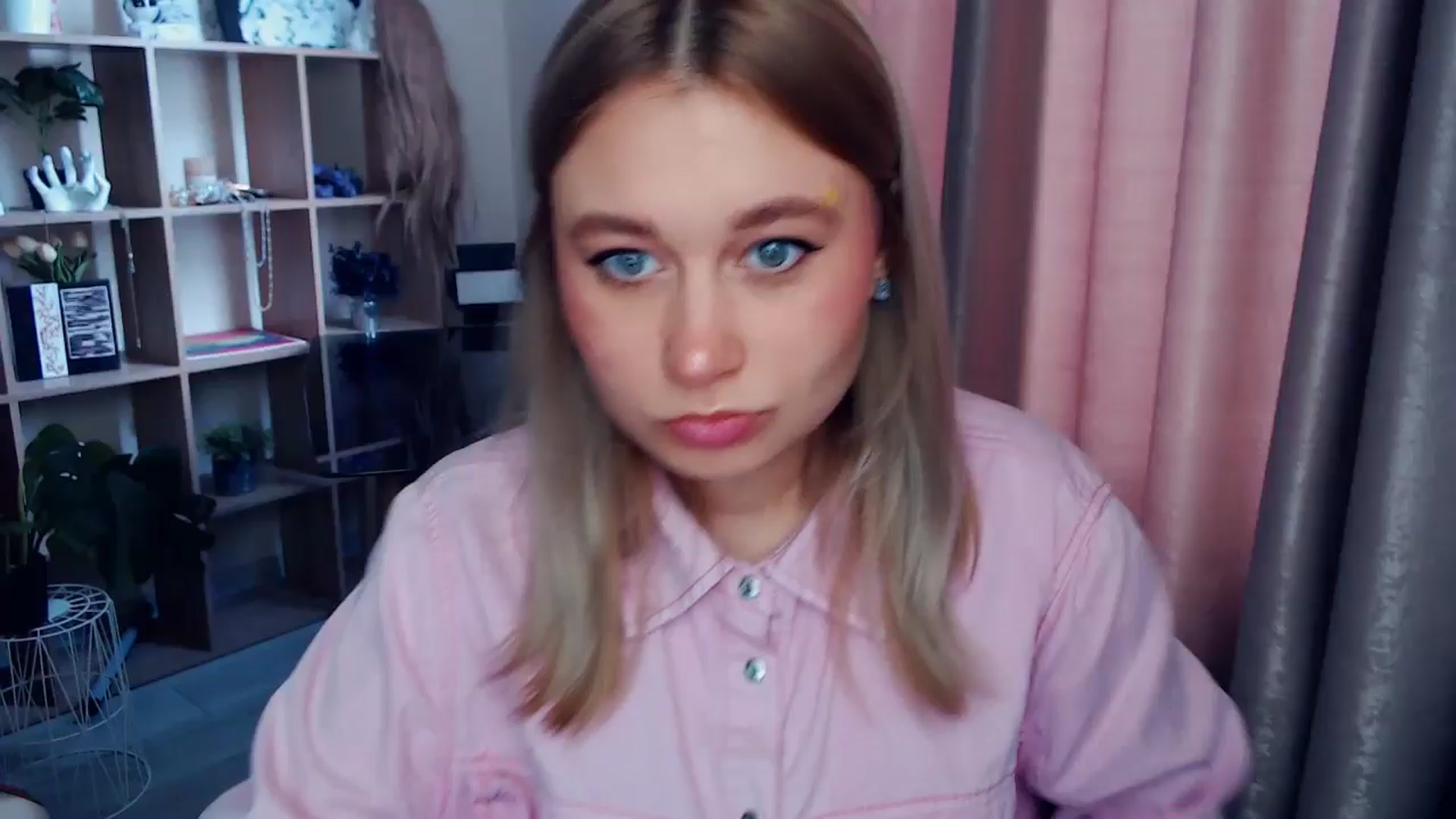 Gallery image thumbnail from Kukla_kolduna's myfreecams stream on, 12/28/2025, 09:14 image 1 of 20