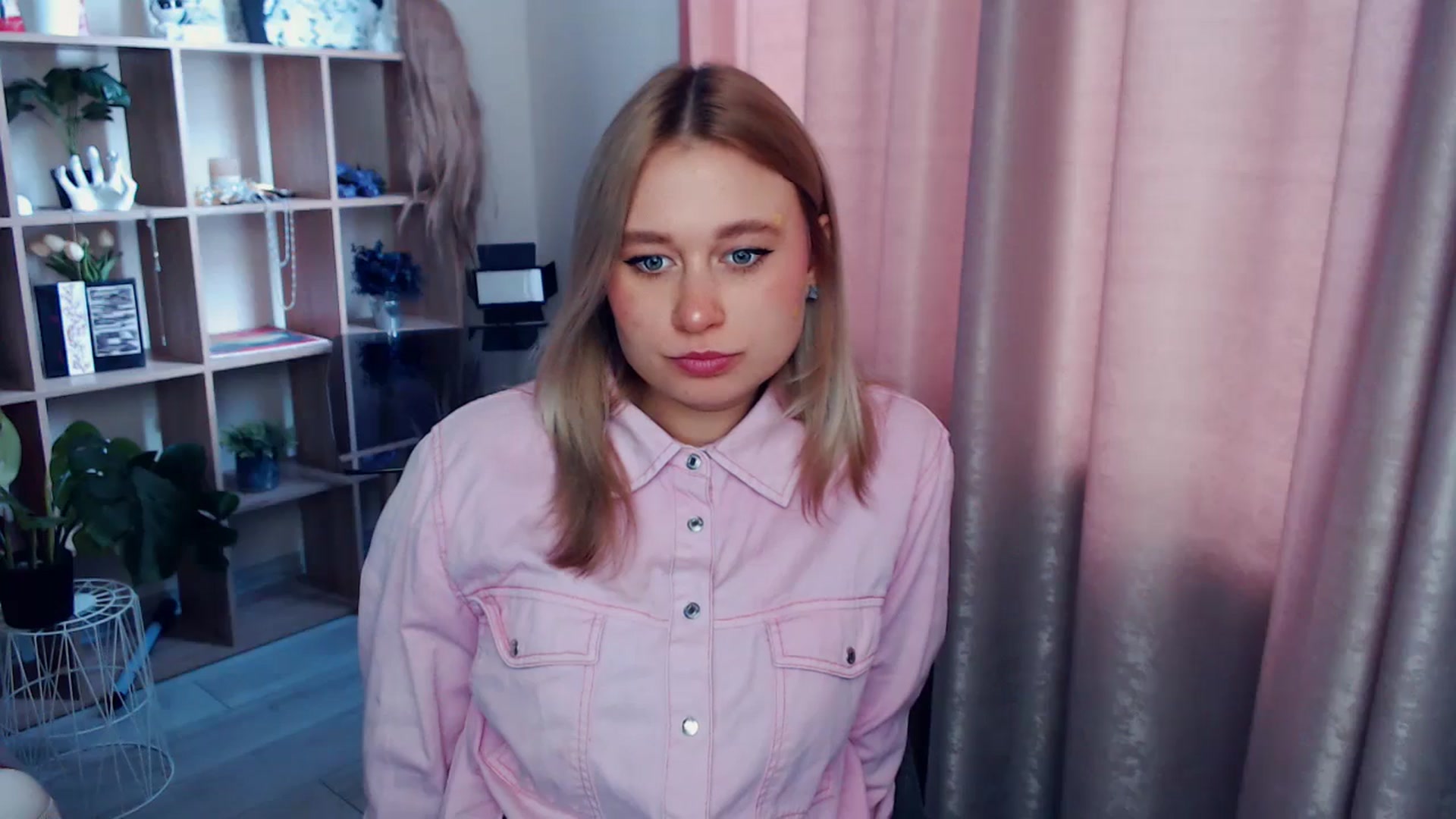 Gallery image thumbnail from Kukla_kolduna's myfreecams stream on, 12/28/2025, 09:14 image 13 of 20