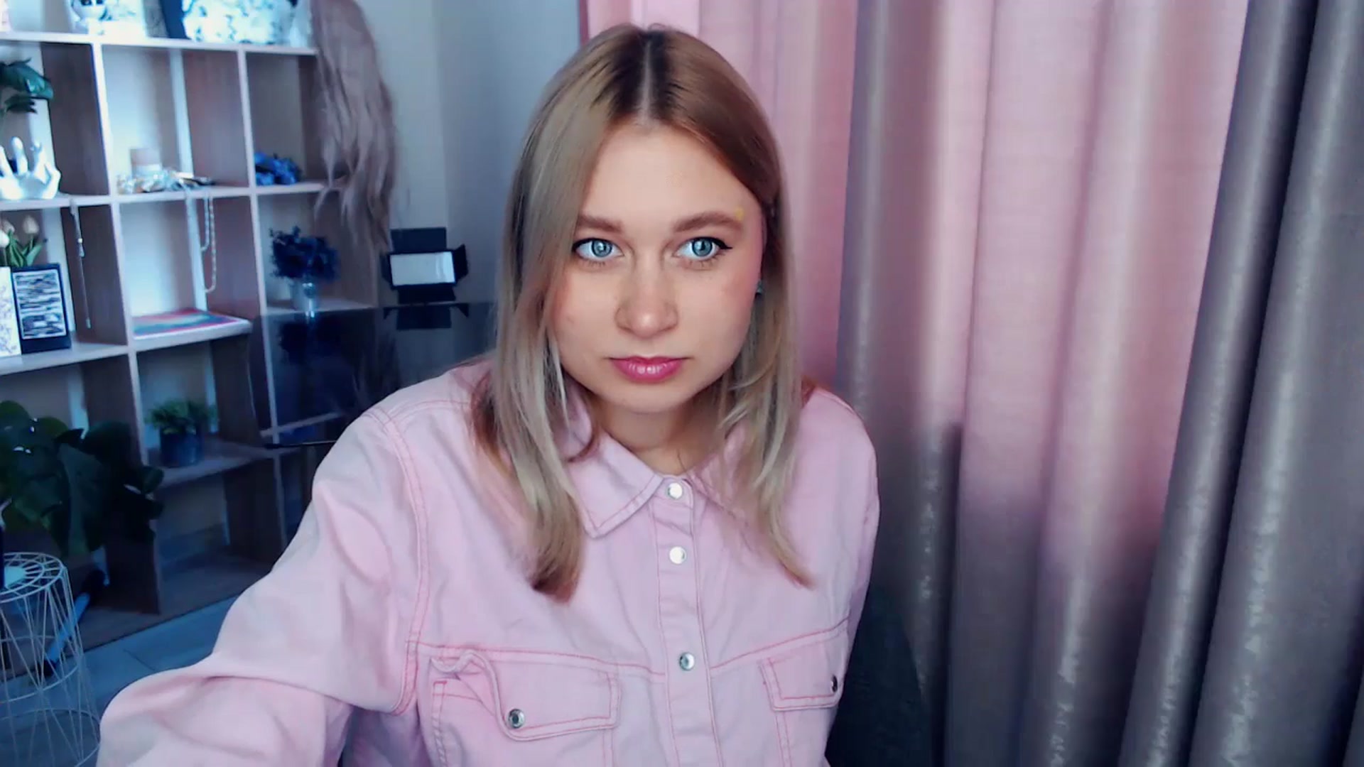 Gallery image thumbnail from Kukla_kolduna's myfreecams stream on, 12/28/2025, 09:14 image 17 of 20