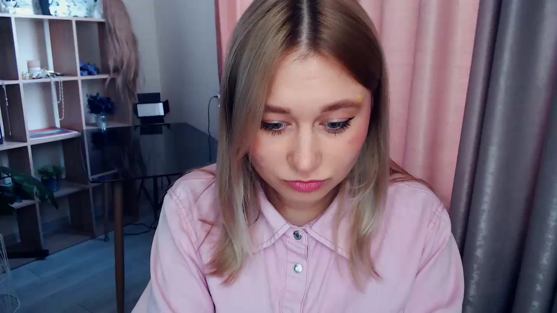 Gallery image thumbnail from Kukla_kolduna's myfreecams stream on, 12/28/2025, 09:45 image 7 of 20