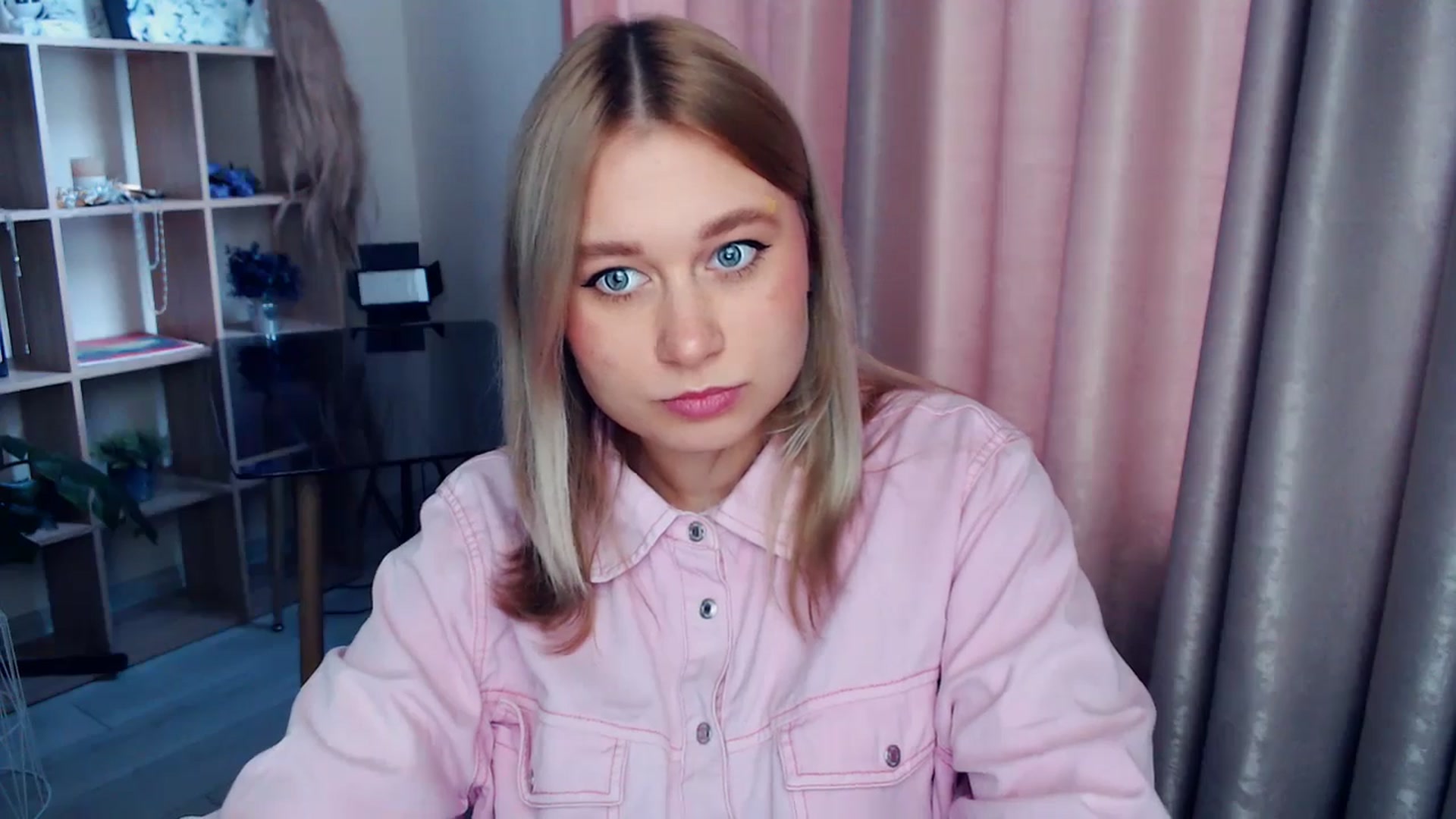Gallery image thumbnail from Kukla_kolduna's myfreecams stream on, 12/28/2025, 09:45 image 15 of 20