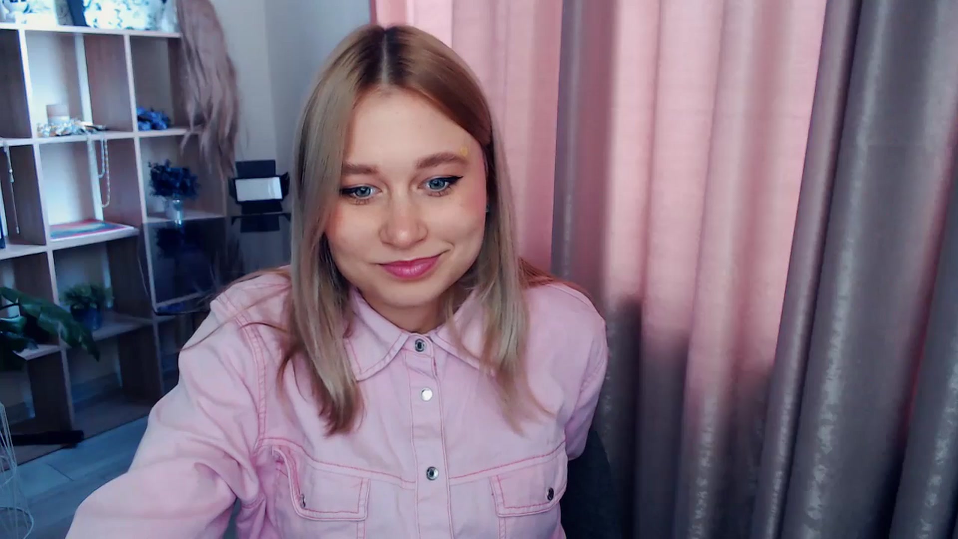 Gallery image thumbnail from Kukla_kolduna's myfreecams stream on, 12/28/2025, 09:45 image 3 of 20
