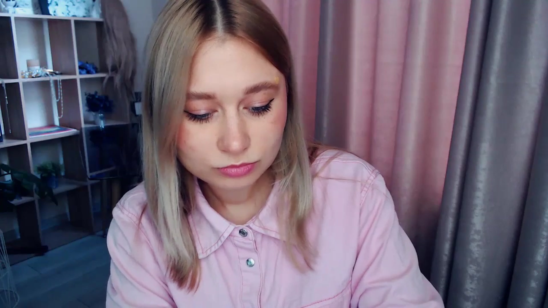 Gallery image thumbnail from Kukla_kolduna's myfreecams stream on, 12/28/2025, 09:45 image 14 of 20