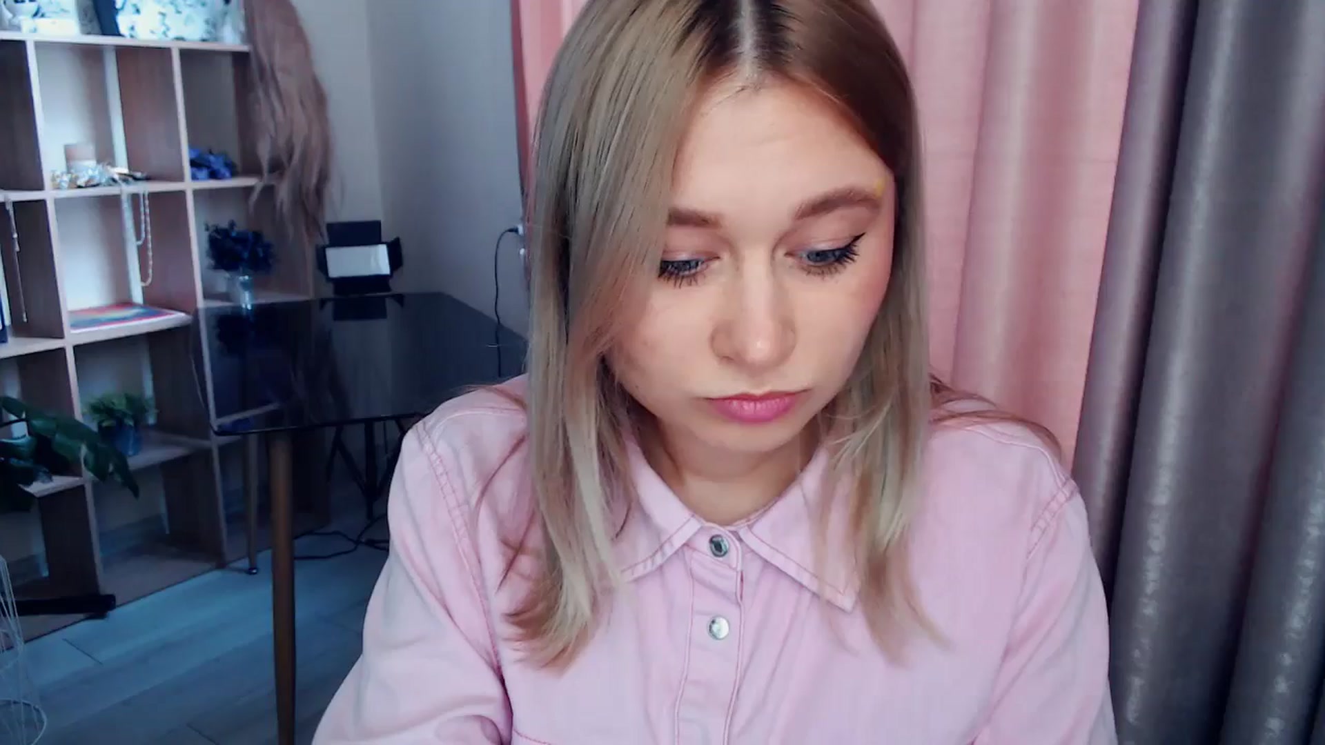 Gallery image thumbnail from Kukla_kolduna's myfreecams stream on, 12/28/2025, 09:45 image 11 of 20